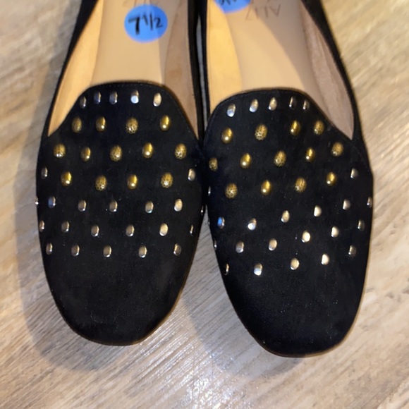 Super cute flats - Picture 2 of 3